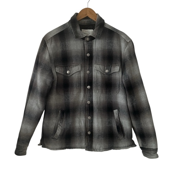 Like New! Aeropostale Black and Gray Plaid Shirt Jacket sz Small - Picture 1 of 14